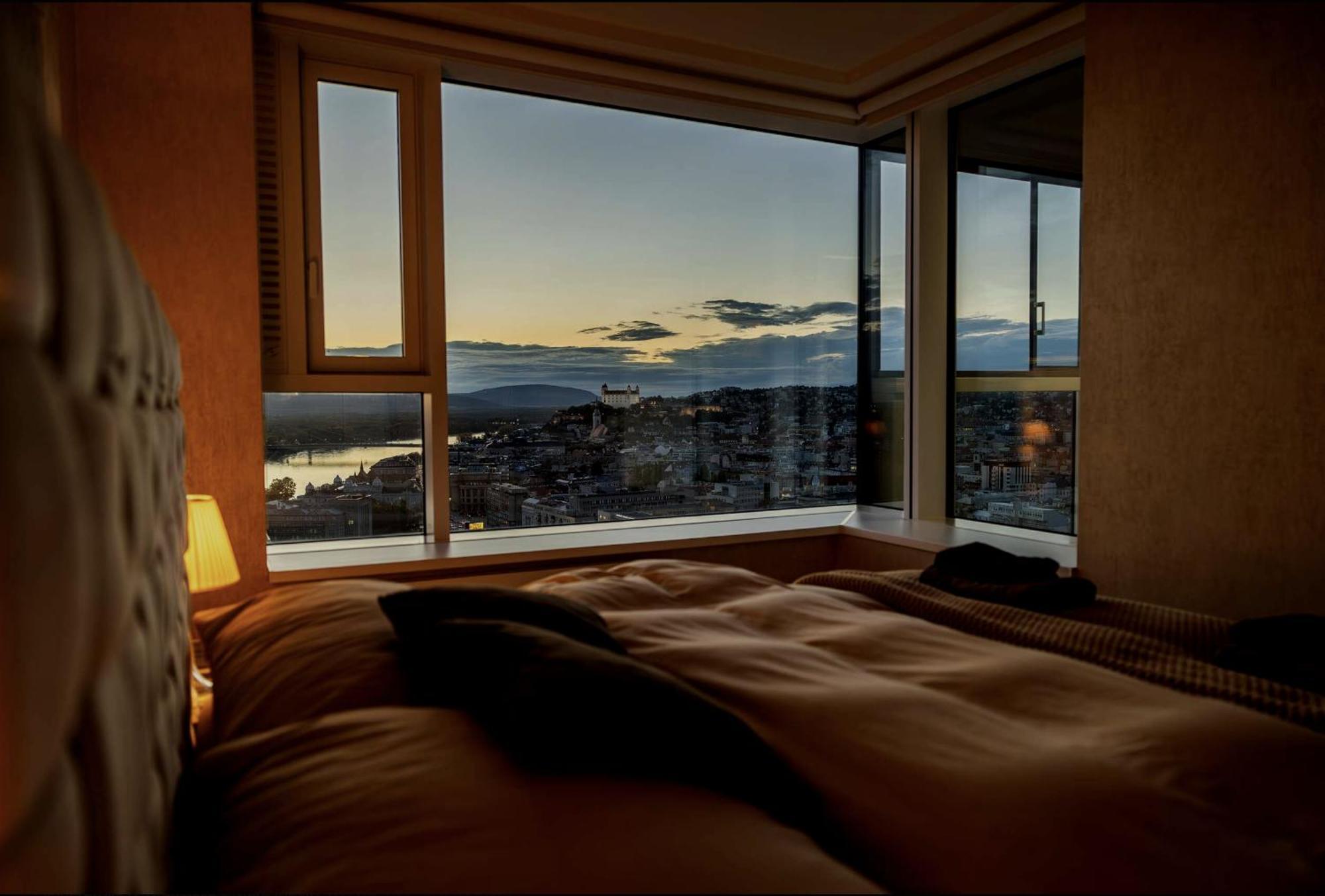 Magna Vita Apartment บราติสลาวา ภายนอก รูปภาพ